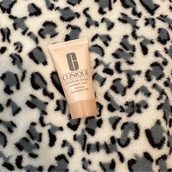 NWOT Clinique Moisture Surge Overnight Mask (1 oz) **make an offer** - Picture 3 of 4